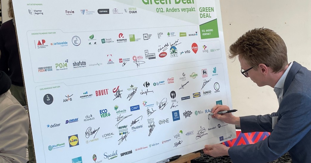 RAJAPACK ondertekent de Green Deal!